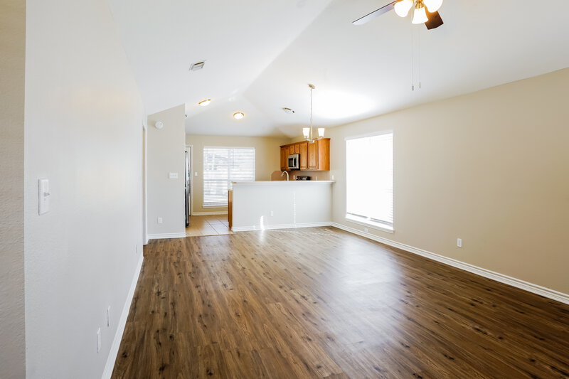2,190/Mo, 2110 Redwood St Kemah, TX 77565 Living Room View