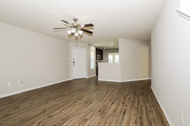 2,260/Mo, 16738 N Gull Dr Conroe, TX 77385 Living Room View