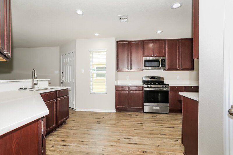 2,260/Mo, 16738 N Gull Dr Conroe, TX 77385 Kitchen View
