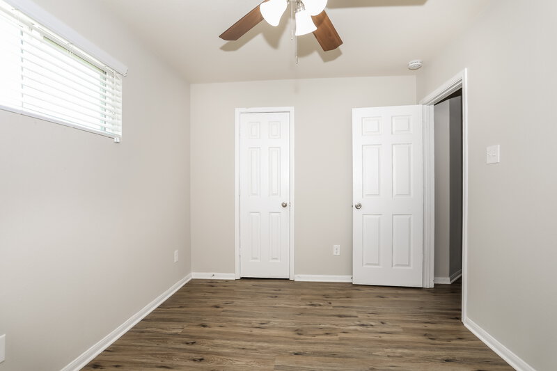 2,260/Mo, 16738 N Gull Dr Conroe, TX 77385 Bedroom View 2