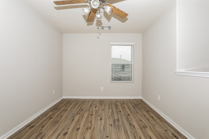 2,260/Mo, 16738 N Gull Dr Conroe, TX 77385 Bedroom View 4