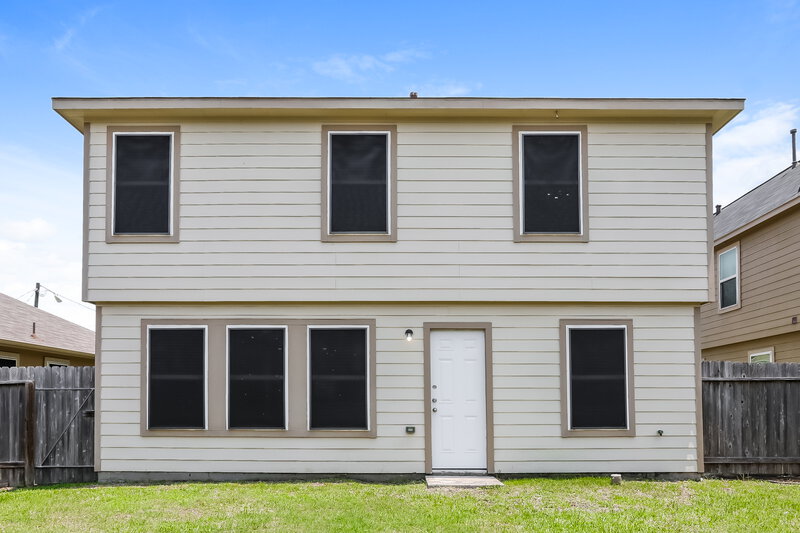 2,260/Mo, 16738 N Gull Dr Conroe, TX 77385 Rear View