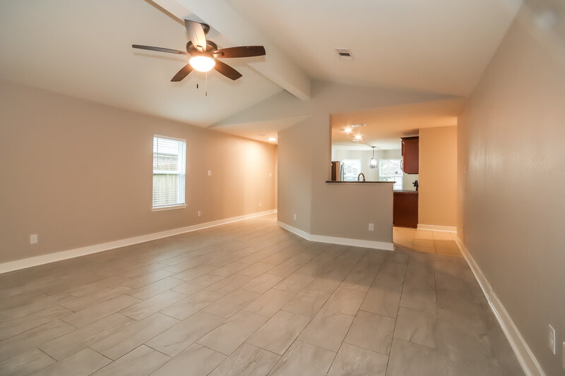 2,490/Mo, 1222 Diamond Drape Dr Arcola, TX 77583 Living Room View 2
