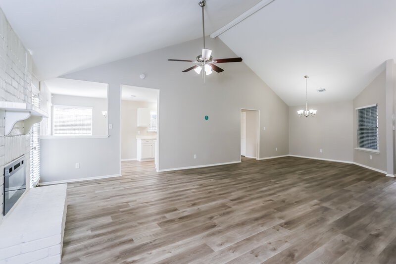 1,995/Mo, 16030 Barbarossa Dr Houston, TX 77083 Living Room View 3