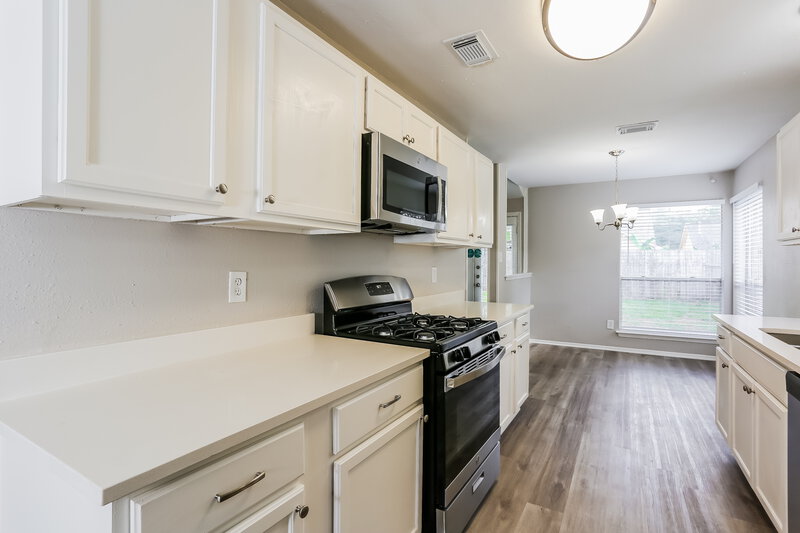 1,995/Mo, 16030 Barbarossa Dr Houston, TX 77083 Kitchen View 2