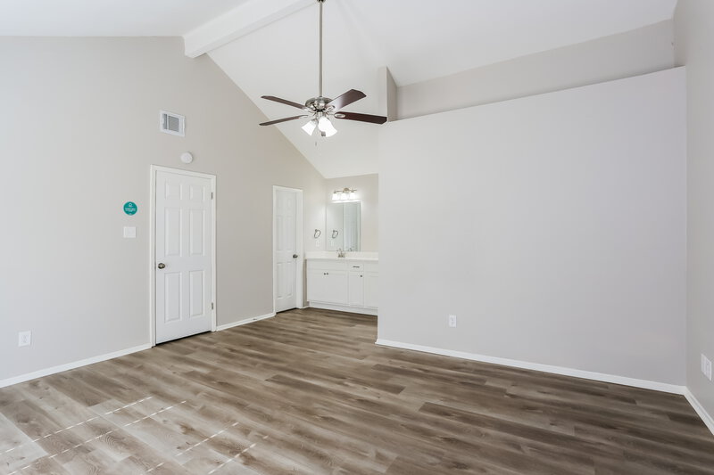 1,995/Mo, 16030 Barbarossa Dr Houston, TX 77083 Main Bedroom View