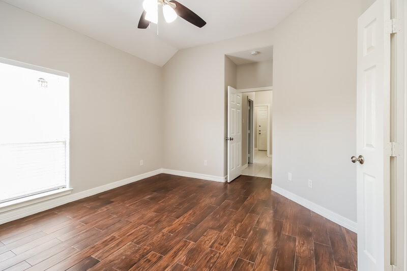 2,100/Mo, 3306 Maymist Dr Katy, TX 77449 Main Bedroom View 2