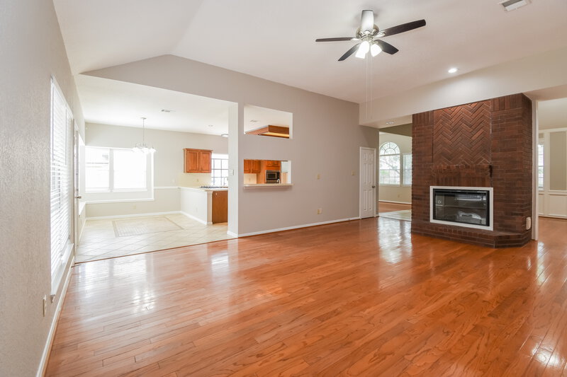 2,580/Mo, 2819 Calender Lake Dr Missouri City, TX 77459 Living Room View