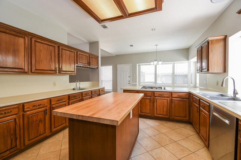 2,580/Mo, 2819 Calender Lake Dr Missouri City, TX 77459 Kitchen View