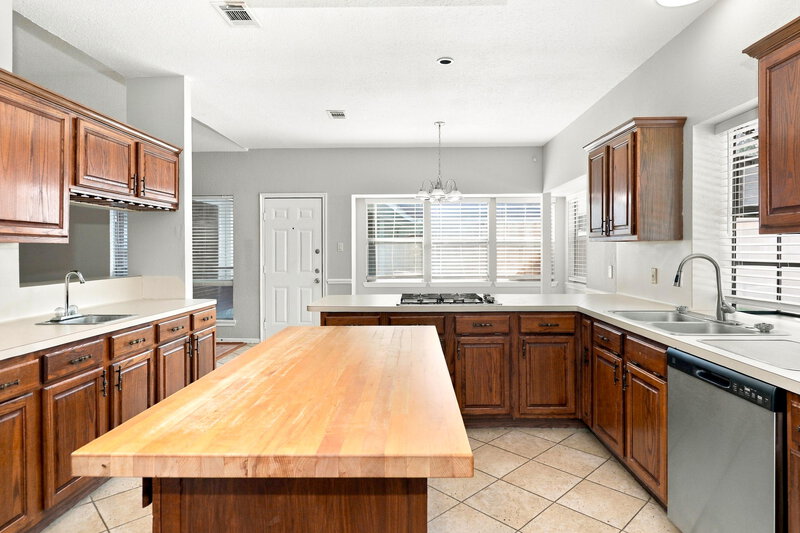 2,160/Mo, 2819 Calender Lake Dr Missouri City, TX 77459 Kitchen View 2