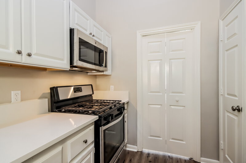 1,875/Mo, 15803 N Chamfer Ct Crosby, TX 77532 Kitchen View