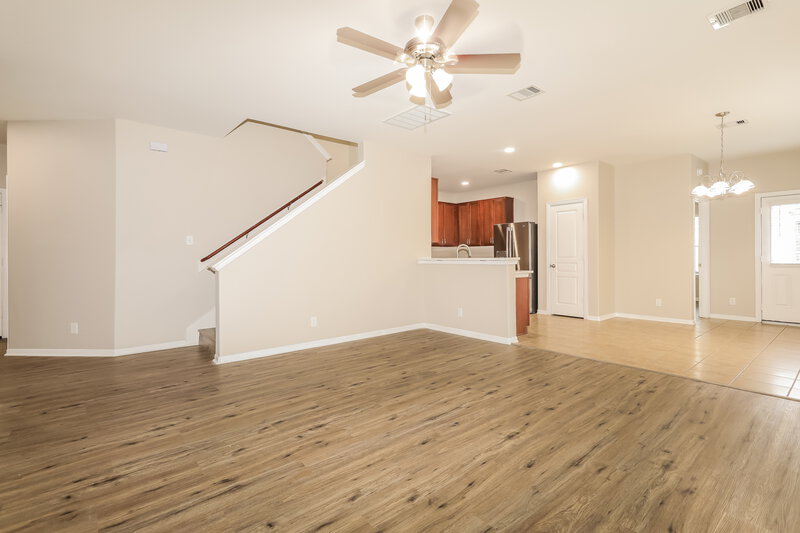 2,320/Mo, 7727 Foxwaithe Ln Humble, TX 77338 Living Room View 2