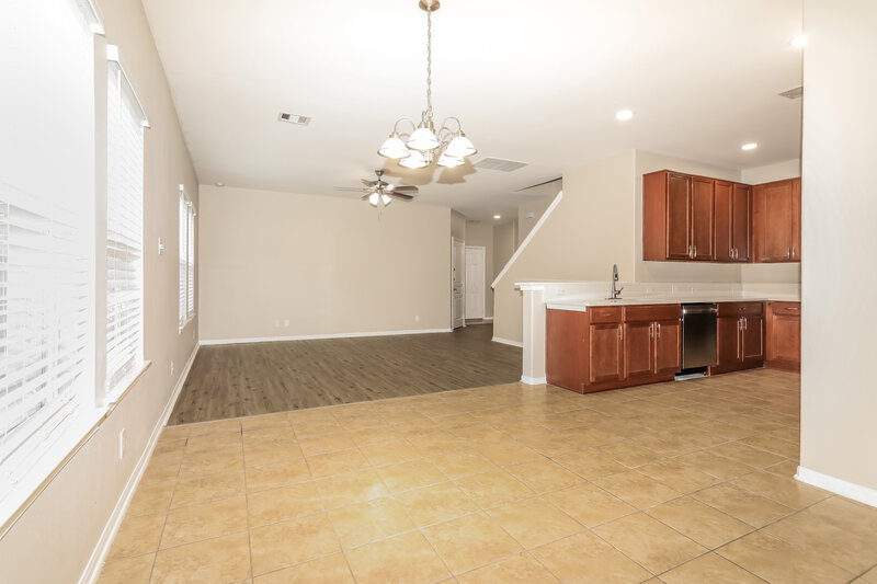 2,320/Mo, 7727 Foxwaithe Ln Humble, TX 77338 Dining Room View 2