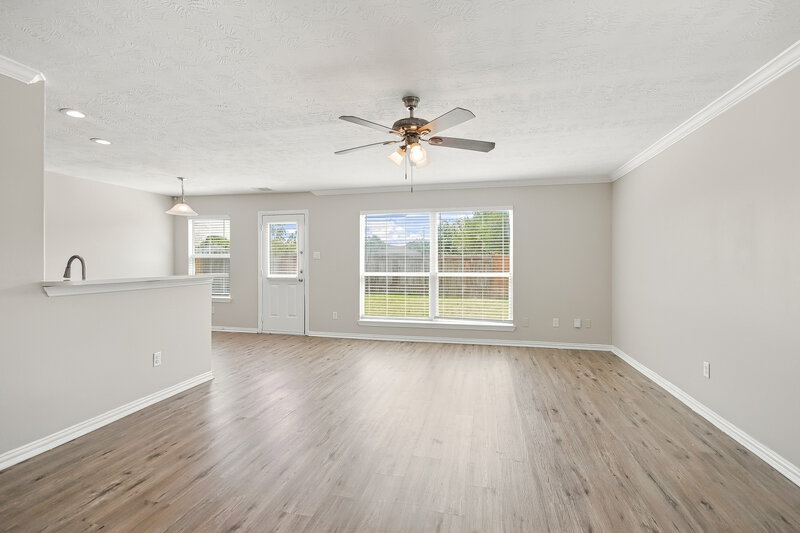 1,900/Mo, 2702 Shearwater Bend Dr Humble, TX 77396 Living Room View