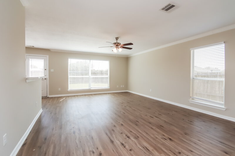 2,065/Mo, 2702 Shearwater Bend Dr Humble, TX 77396 Living Room View 2