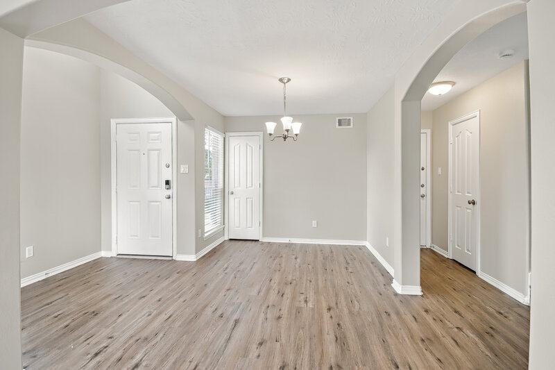 1,900/Mo, 2702 Shearwater Bend Dr Humble, TX 77396 Dining Room View
