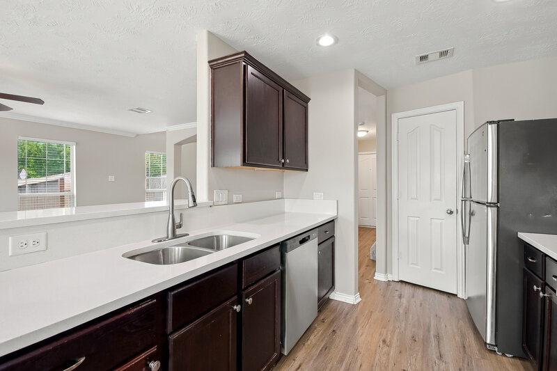 1,900/Mo, 2702 Shearwater Bend Dr Humble, TX 77396 Kitchen View 2