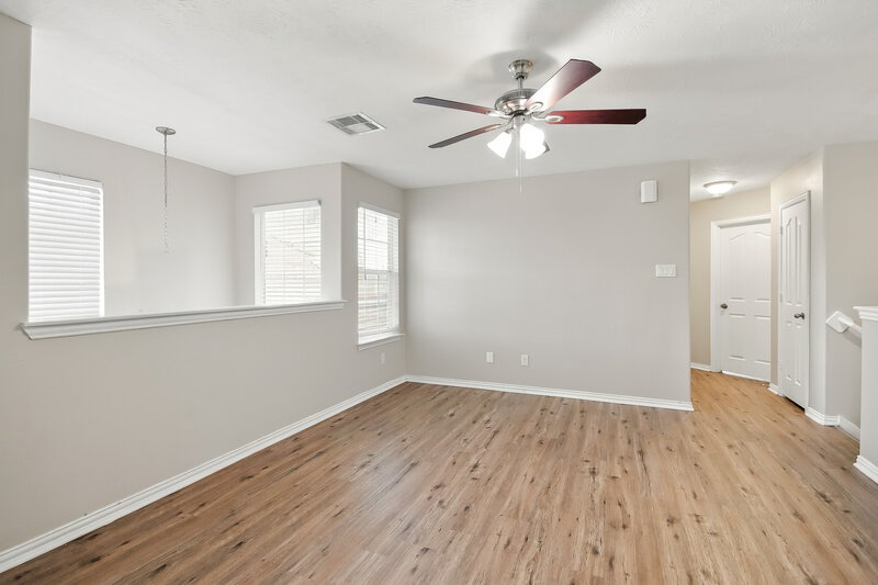 1,900/Mo, 2702 Shearwater Bend Dr Humble, TX 77396 Family Room View
