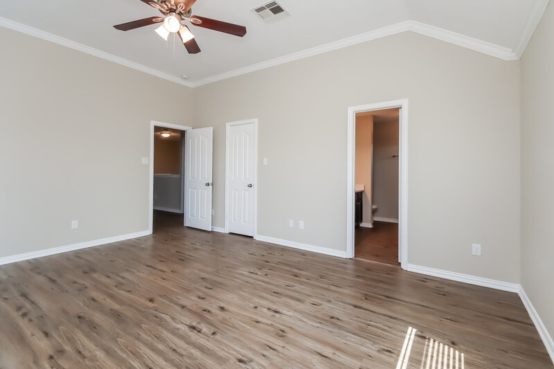 2,065/Mo, 2702 Shearwater Bend Dr Humble, TX 77396 Main Bedroom View