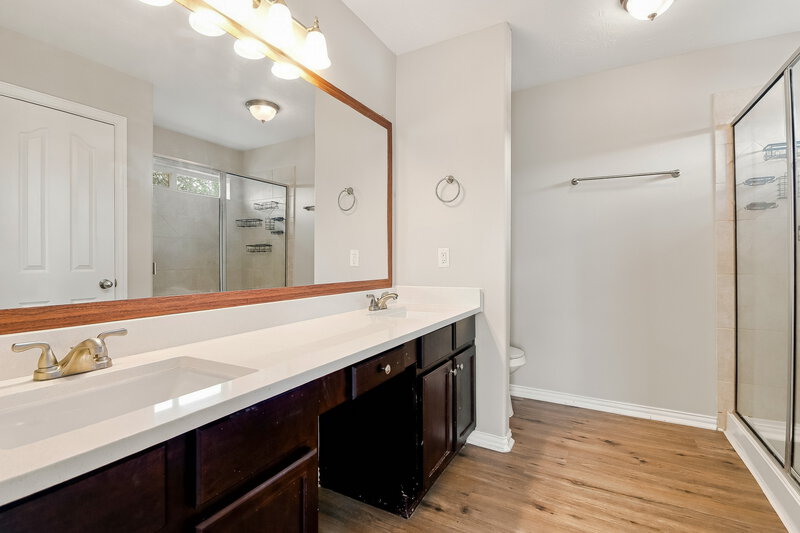 1,900/Mo, 2702 Shearwater Bend Dr Humble, TX 77396 Primary Bathroom View