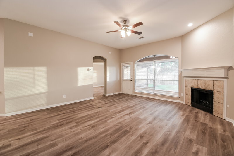 2,490/Mo, 2724 Pedernales Falls Dr Pearland, TX 77584 Living Room View