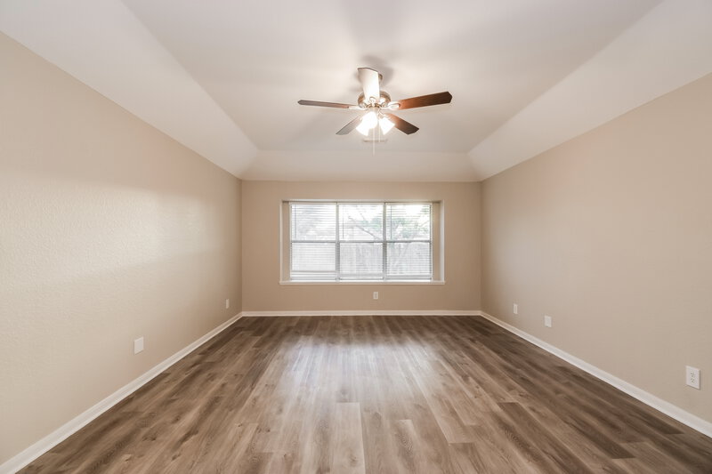 2,490/Mo, 2724 Pedernales Falls Dr Pearland, TX 77584 Main Bedroom View 2