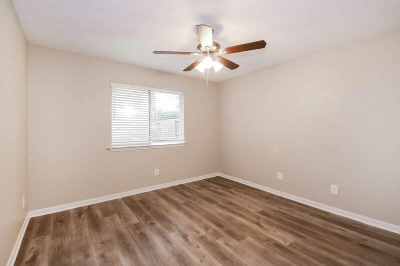 2,490/Mo, 2724 Pedernales Falls Dr Pearland, TX 77584 Bedroom View 2