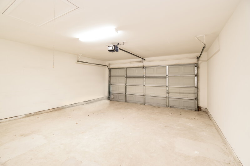 2,490/Mo, 2724 Pedernales Falls Dr Pearland, TX 77584 Garage View