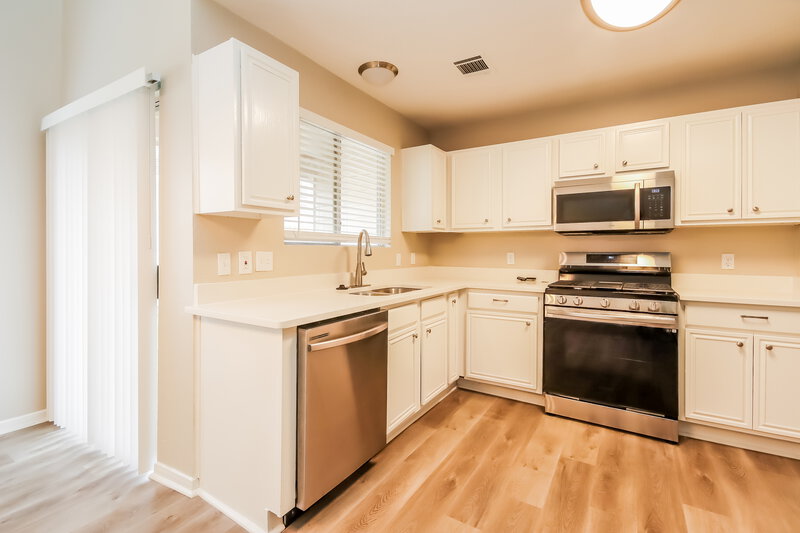 2,420/Mo, 20118 Beechview Ln Katy, TX 77449 Kitchen View 2
