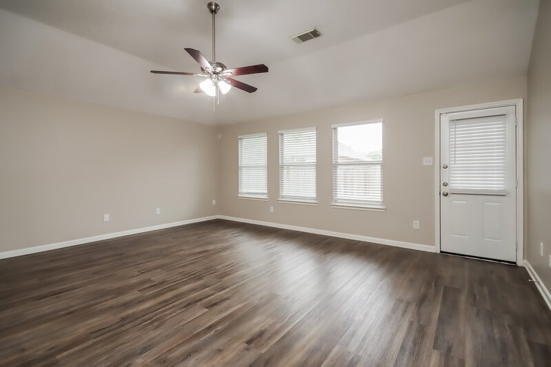 2,020/Mo, 2439 Sandy Fields Ln Spring, TX 77386 Living Room View 4