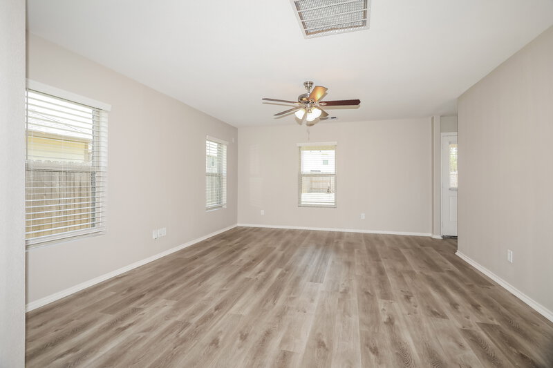 1,995/Mo, 1249 Blue Hazel Ct Pinehurst, TX 77362 Living Room View