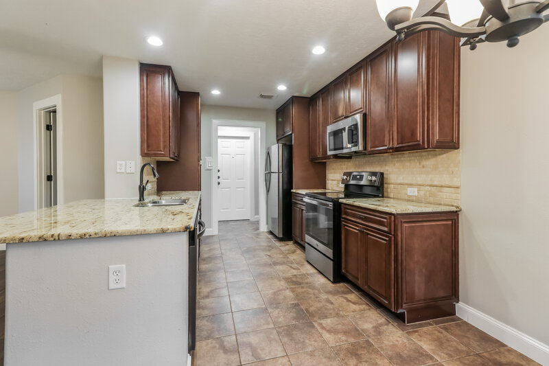 1,650/Mo, 18400 Sunrise Pines Dr Montgomery, TX 77316 Kitchen View