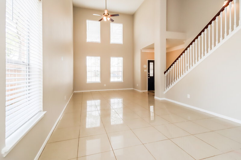 2,680/Mo, 6319 Gypsum Ct Houston, TX 77041 Den View 2