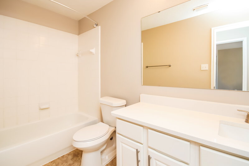 2,680/Mo, 6319 Gypsum Ct Houston, TX 77041 Bathroom View