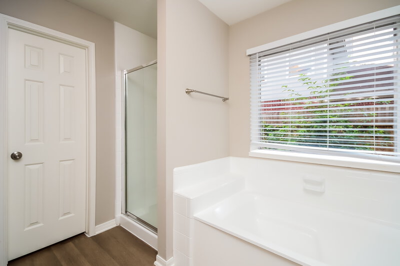 2,265/Mo, 1722 Moston Dr Spring, TX 77386 Main Bathroom View 2