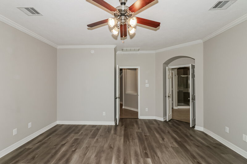 2,525/Mo, 8402 Oak Knot Ct Spring, TX 77389 Main Bedroom View 2