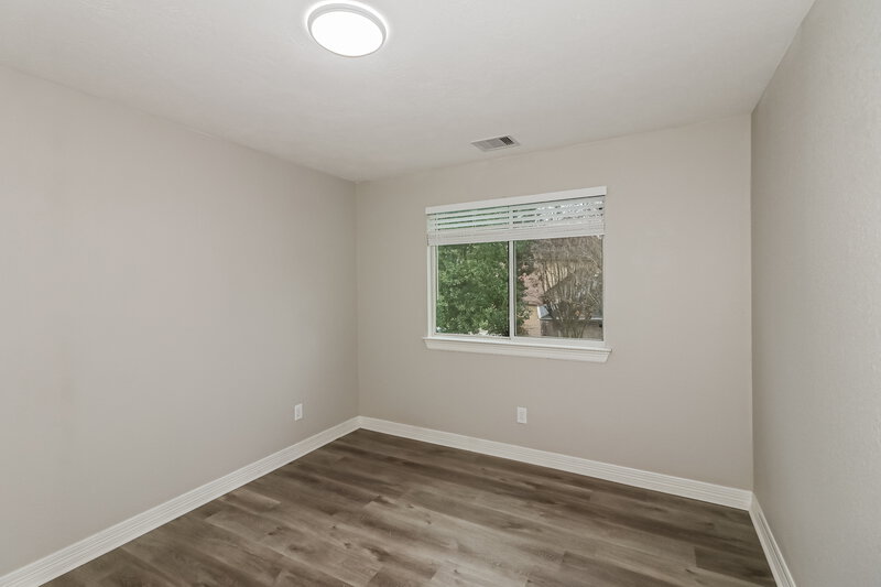 2,525/Mo, 8402 Oak Knot Ct Spring, TX 77389 Bedroom View 2