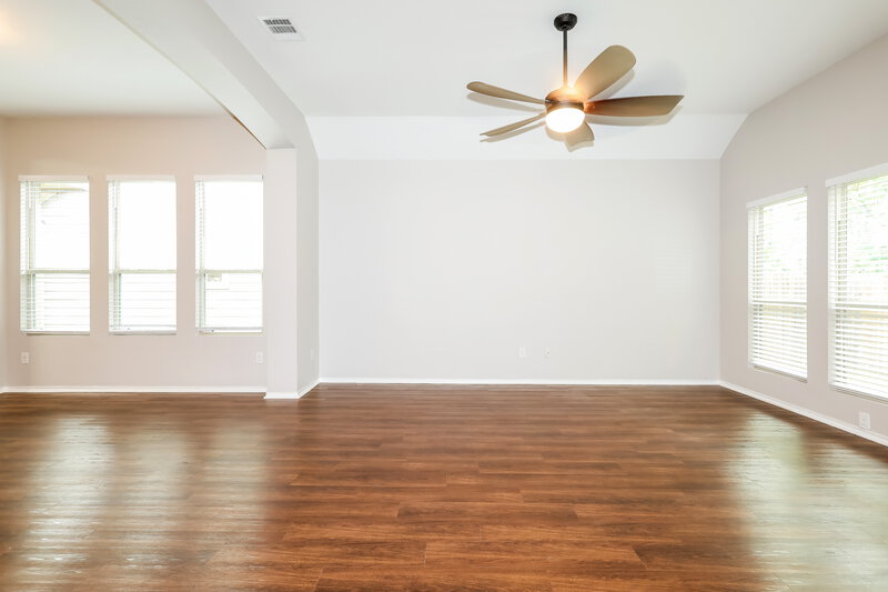 1,905/Mo, 992 Northampton Dr Conroe, TX 77303 Living Room View