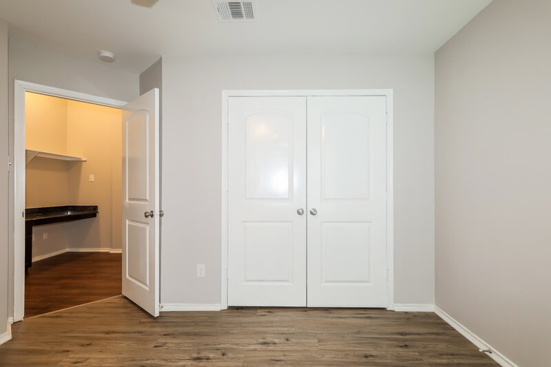 1,905/Mo, 992 Northampton Dr Conroe, TX 77303 Bedroom View