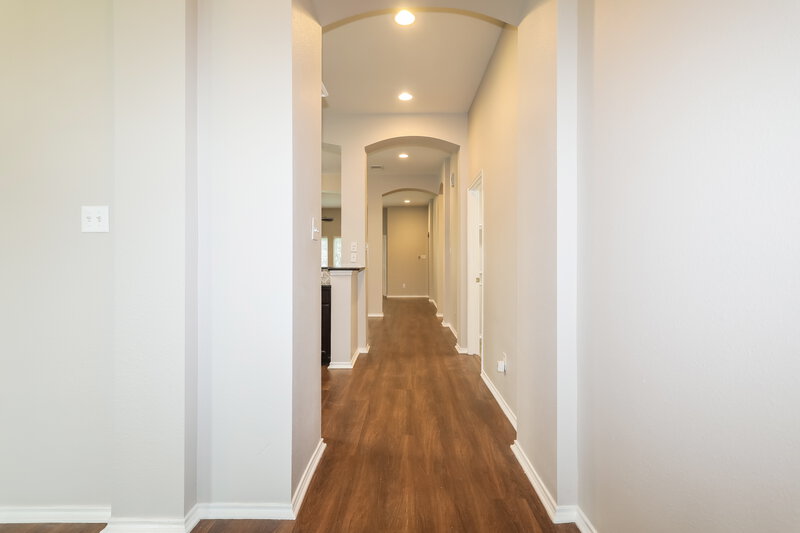 1,905/Mo, 992 Northampton Dr Conroe, TX 77303 Hallway View