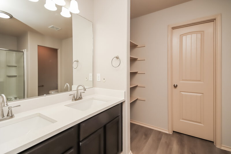 2,560/Mo, 20207 Louetta Reach Dr Spring, TX 77388 Main Bathroom View