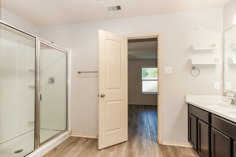 2,295/Mo, 20207 Louetta Reach Dr Spring, TX 77388 Main Bathroom View 2