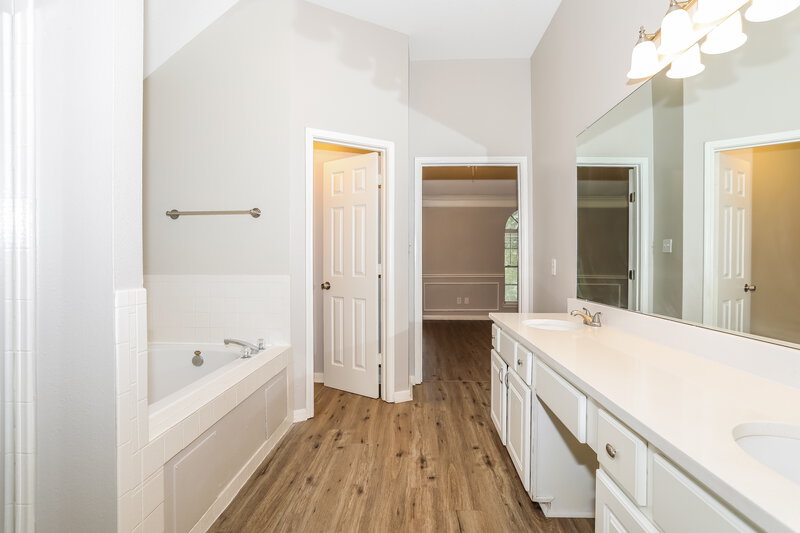 2,370/Mo, 740 Pateway Ct Spring, TX 77386 Main Bathroom View