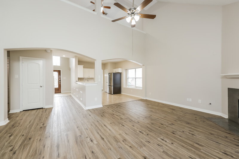 2,385/Mo, 26118 Cypresswood Dr Spring, TX 77373 Living Room View 2