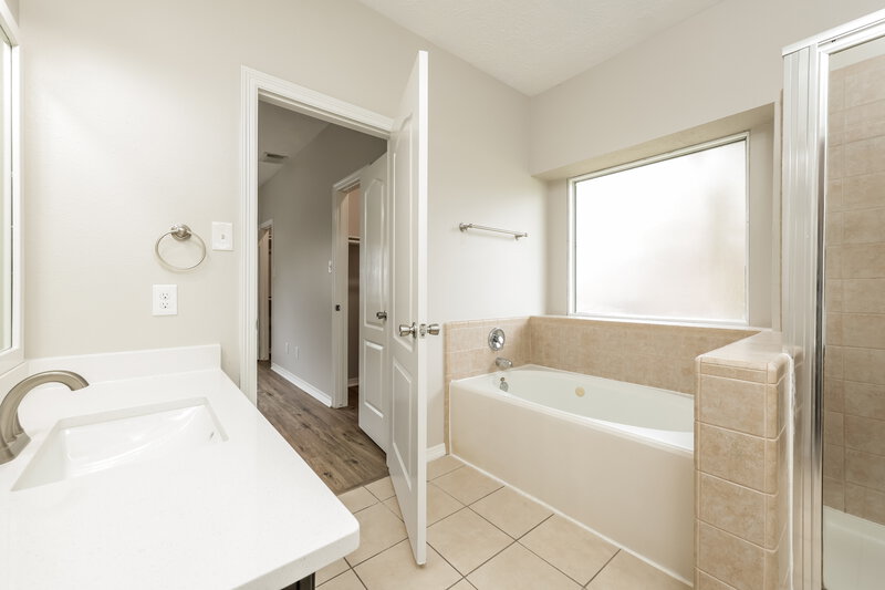 2,385/Mo, 26118 Cypresswood Dr Spring, TX 77373 Main Bathroom View 2