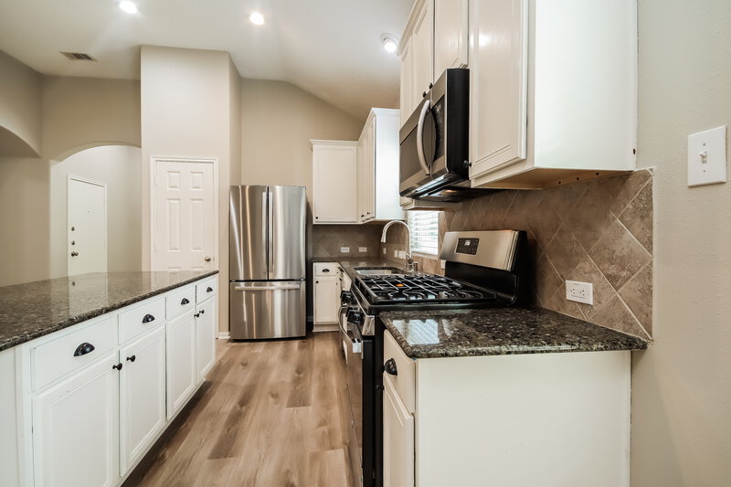 2,490/Mo, 27423 Macy Hills Ct Spring, TX 77386 Kitchen View 2
