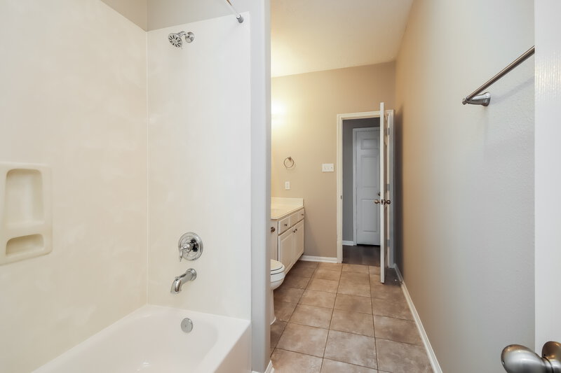 2,490/Mo, 27423 Macy Hills Ct Spring, TX 77386 Bathroom View