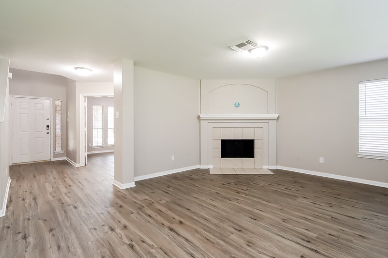 2,320/Mo, 14635 Lothbury Dr Cypress, TX 77429 Living Room View 3