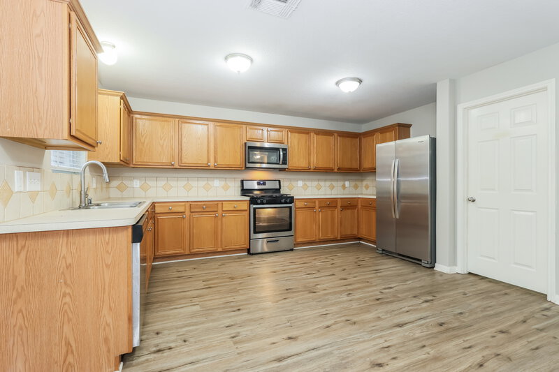 2,400/Mo, 14635 Lothbury Dr Cypress, TX 77429 Kitchen View