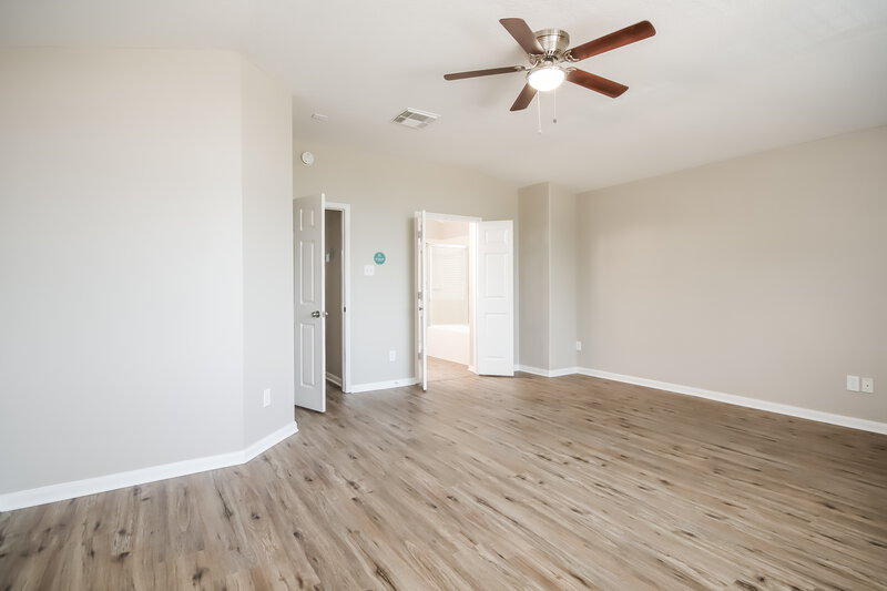 2,320/Mo, 14635 Lothbury Dr Cypress, TX 77429 Main Bedroom View